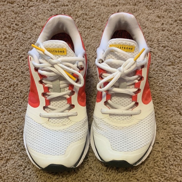 Nike running shoes - Picture 1 of 5